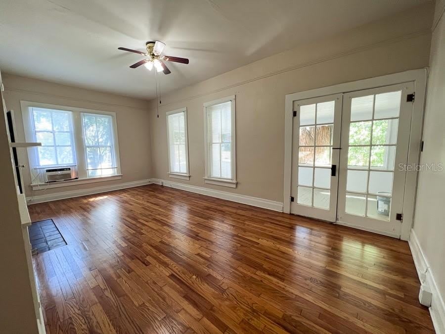 318 NE 2ND Avenue – photo 3
