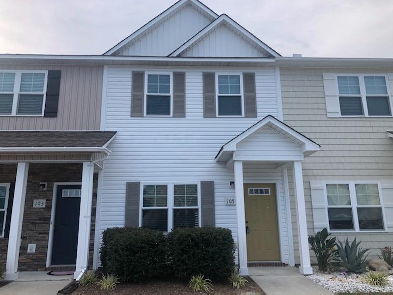 2 bedroom, 2.5 bath townhouse in Sneads Ferry Justice Farm Townhome community – photo 1