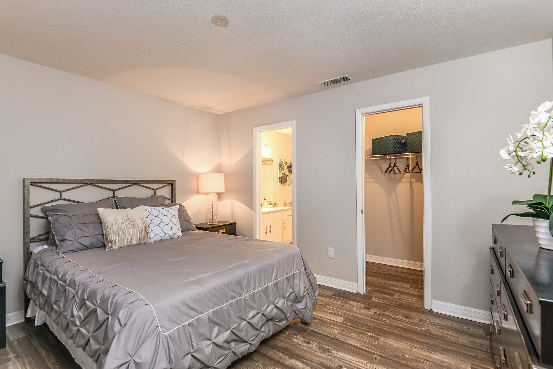 Fourteen01 Apartments – photo 1