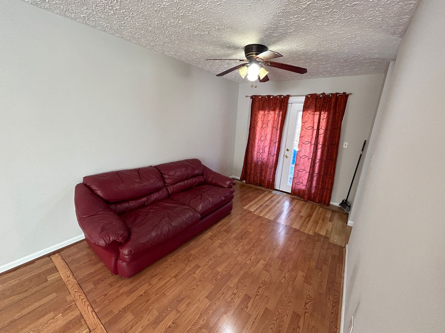 Room in 3 Bedroom Home at Beaverwood Dr – photo 2