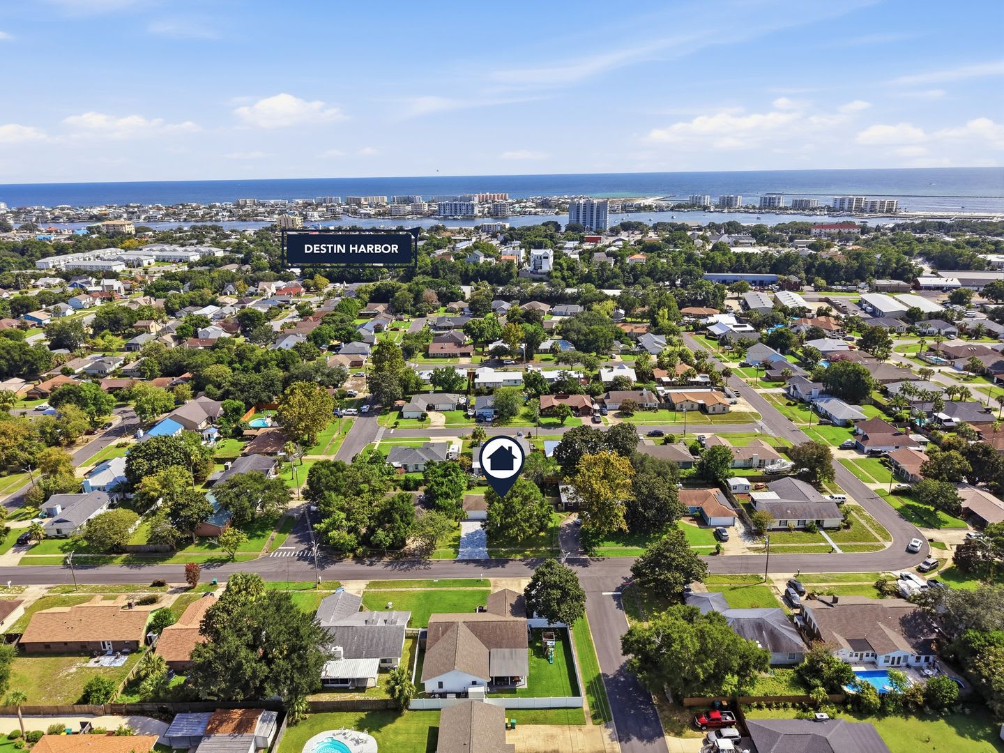Charming 3 Bedroom Home in the Heart of Destin! – photo 3