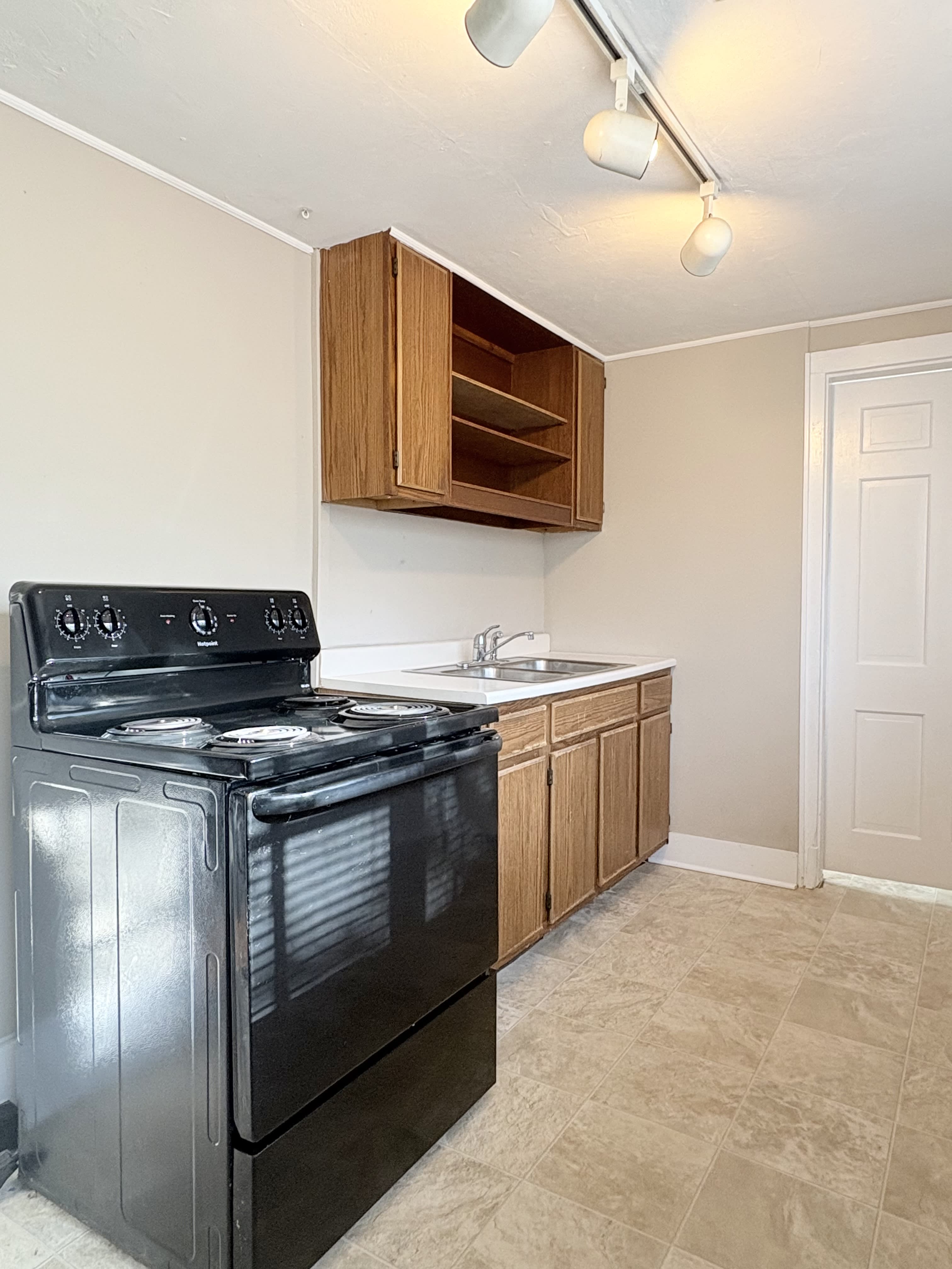 1018 Park St – photo 3