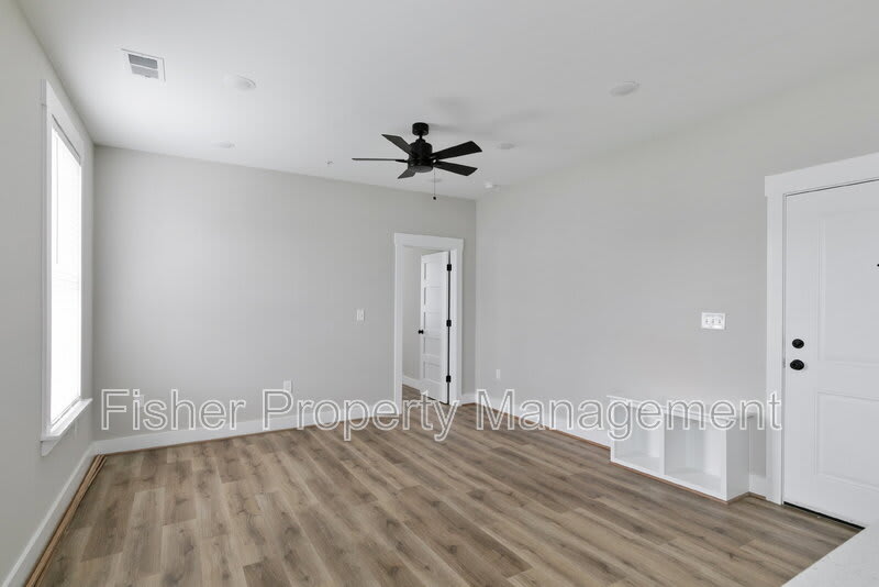 2202 Carrington Street – photo 5