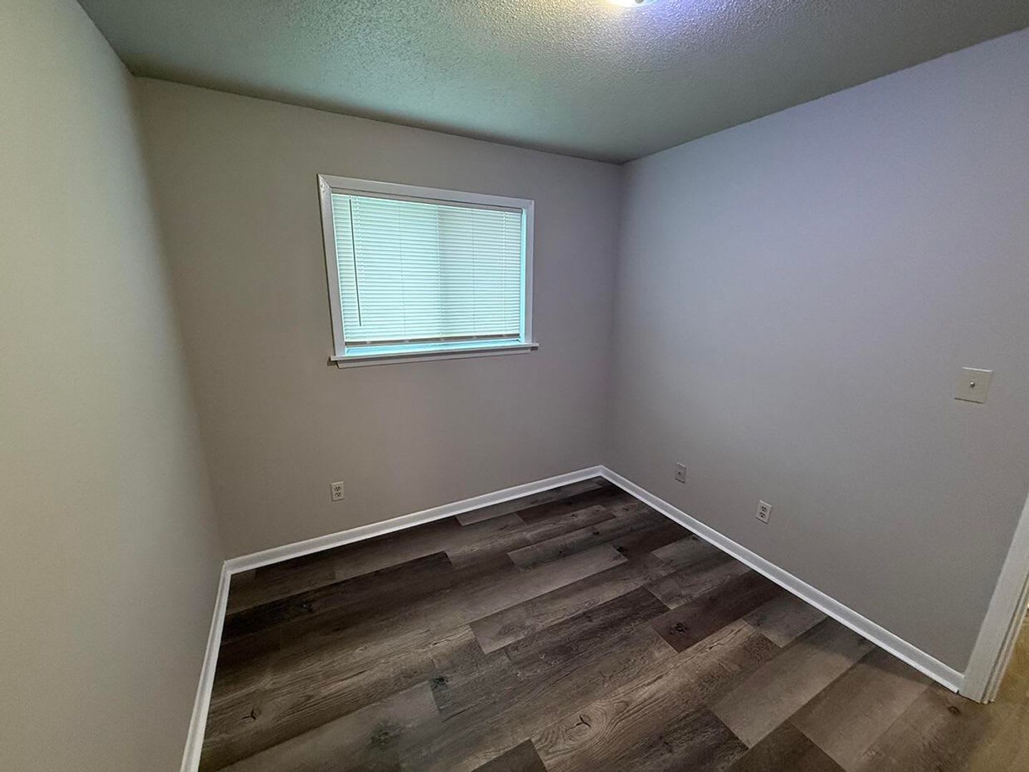2 bedroom, 1 bath – photo 4