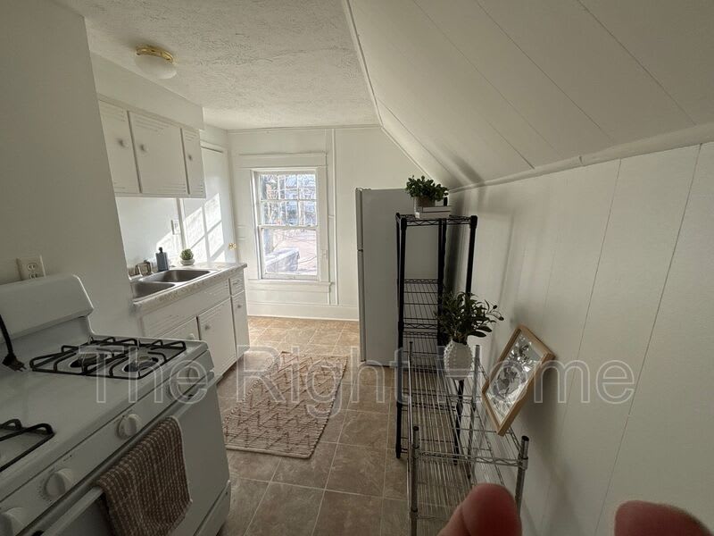 3021 Harney St – photo 5