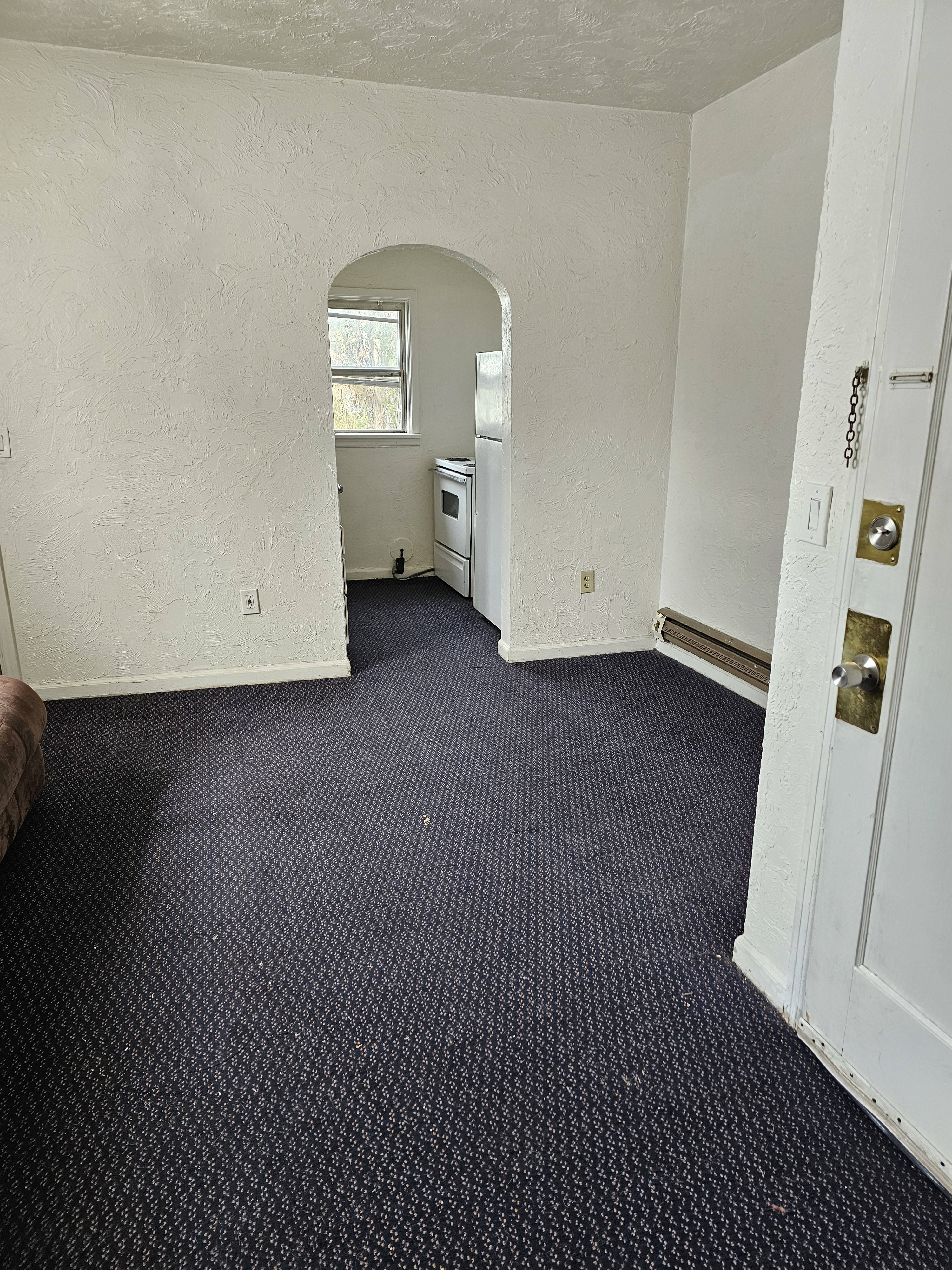 219 H St – photo 1