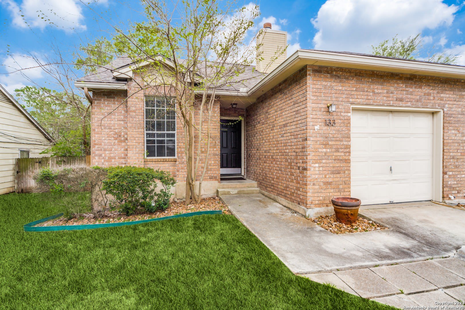133 WHISPER WAY – photo 1