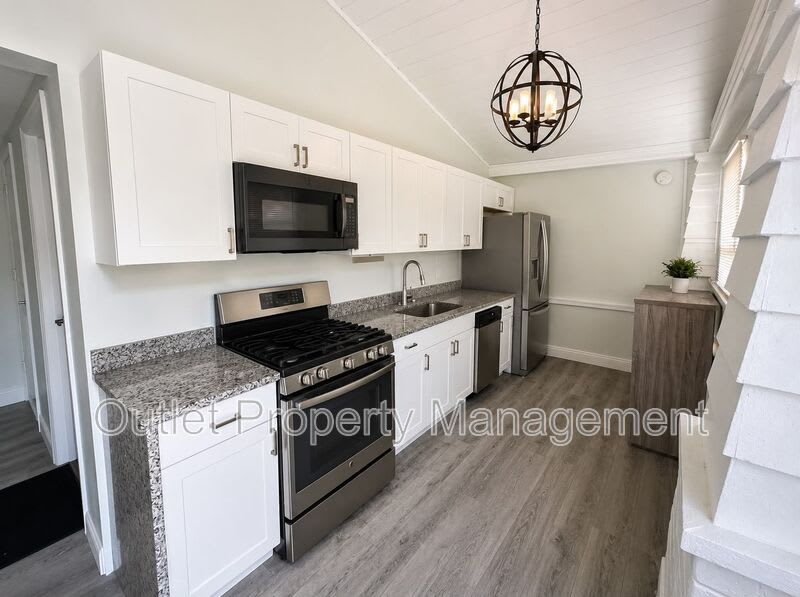 129 E Concord Street – photo 2