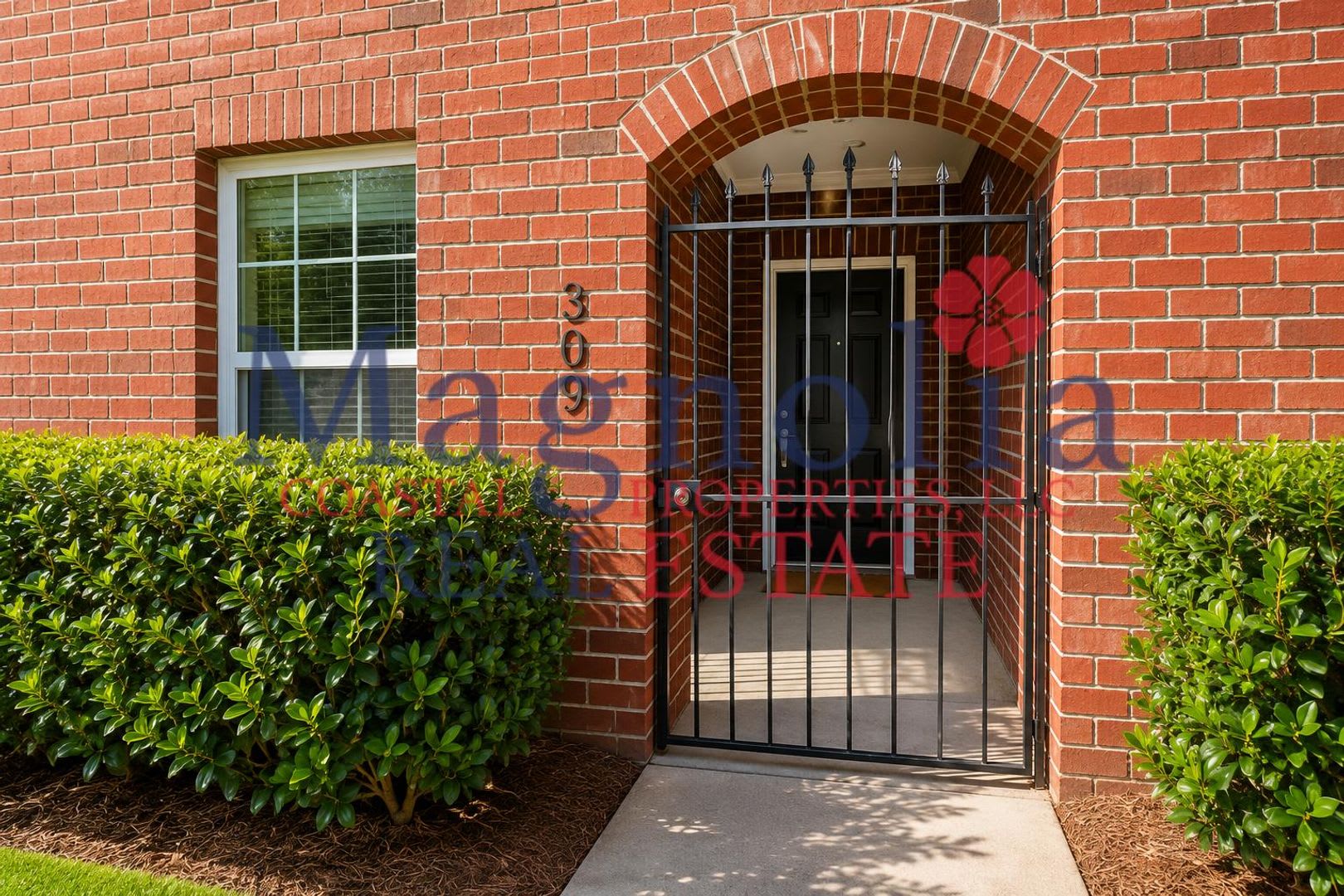 2 Bedroom, 2.5 Bathrooms Townhome in the Heart of Savannah's Southside – photo 3
