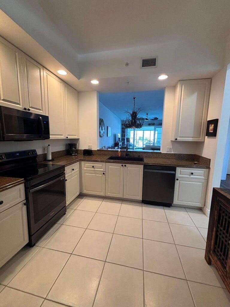 12 HARBOUR ISLE Drive W – photo 2