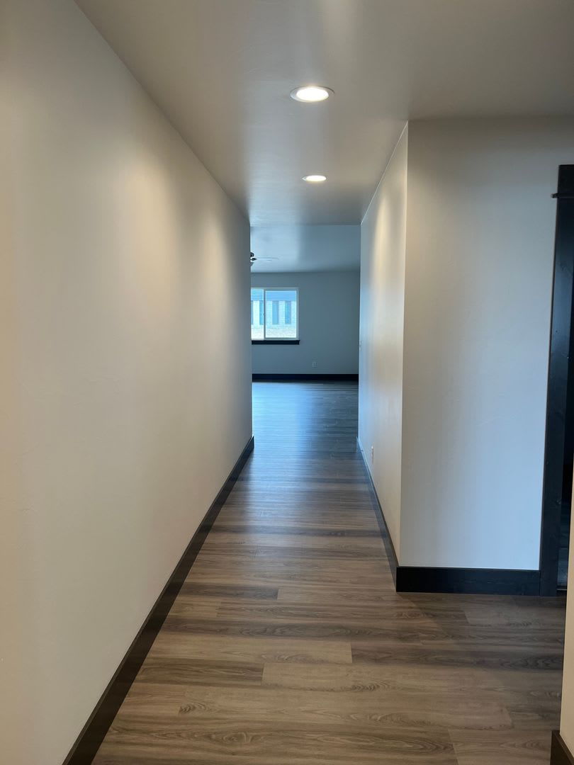 Brand New 3 Bed 2 Bath with double attached garage in Belgrade – photo 2