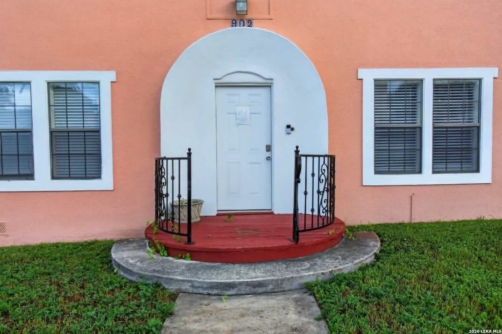 902 W Craig – photo 4