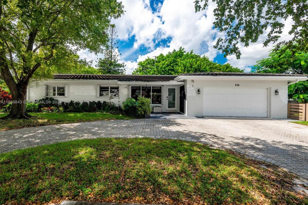 224 S 57th Ave – photo 2