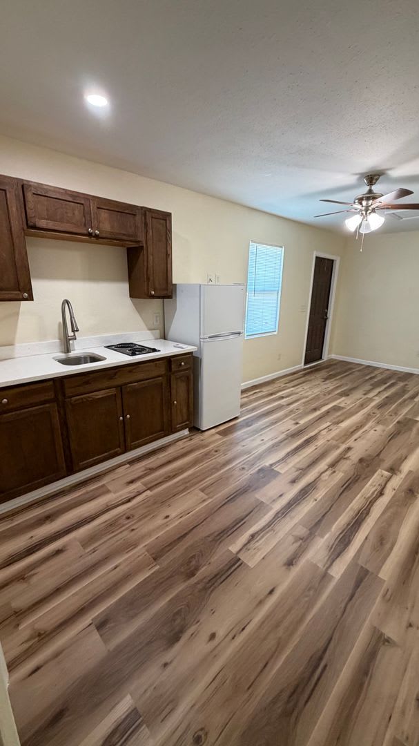 143 Claire Ave N unit 101 – photo 4