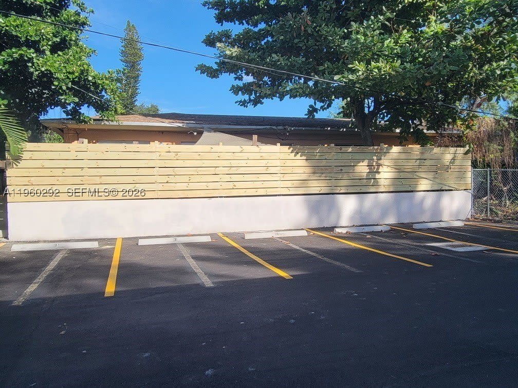 7843 NE 10th Ave – photo 2