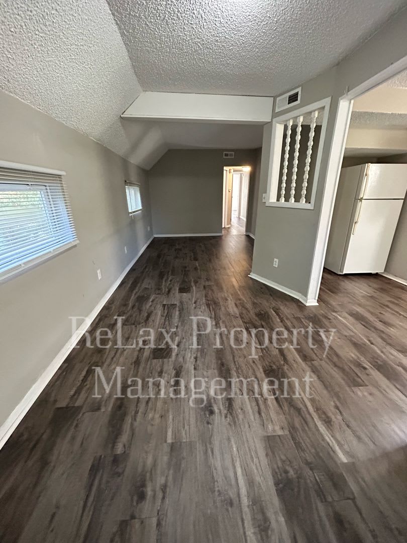 Large 3 Bedroom Apartment – photo 2