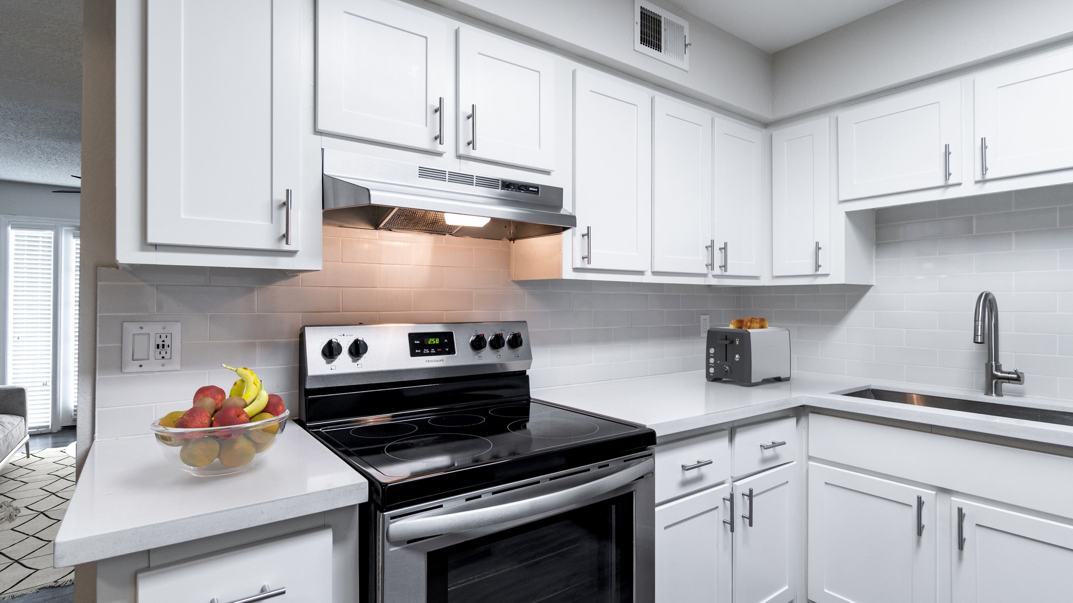 Del Sol Apartments – photo 1