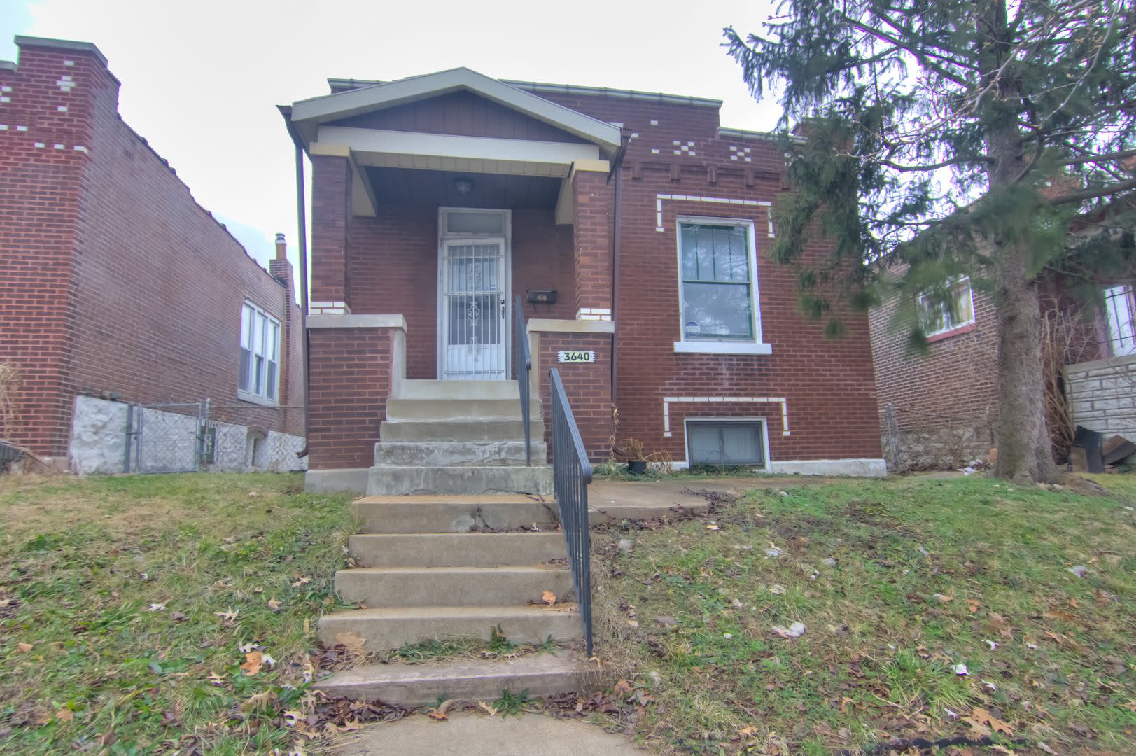 Great Updated 2 Bedroom 1 Bath Unit With Great Layout Only Available For Move In October 10Th – photo 5