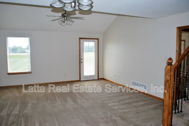 1101 NW Willow Dr – photo 4