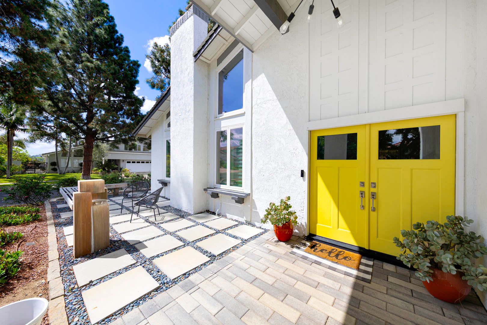 Charming Corner Lot Home on Oversized 10,000 Sq Ft Lot – photo 3