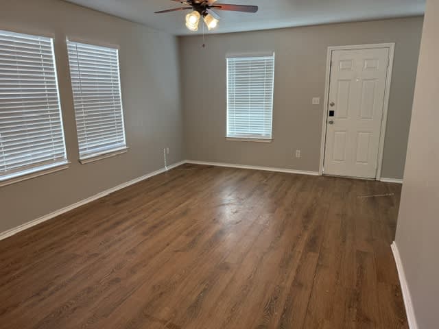 702 Claremont Pkwy – photo 3