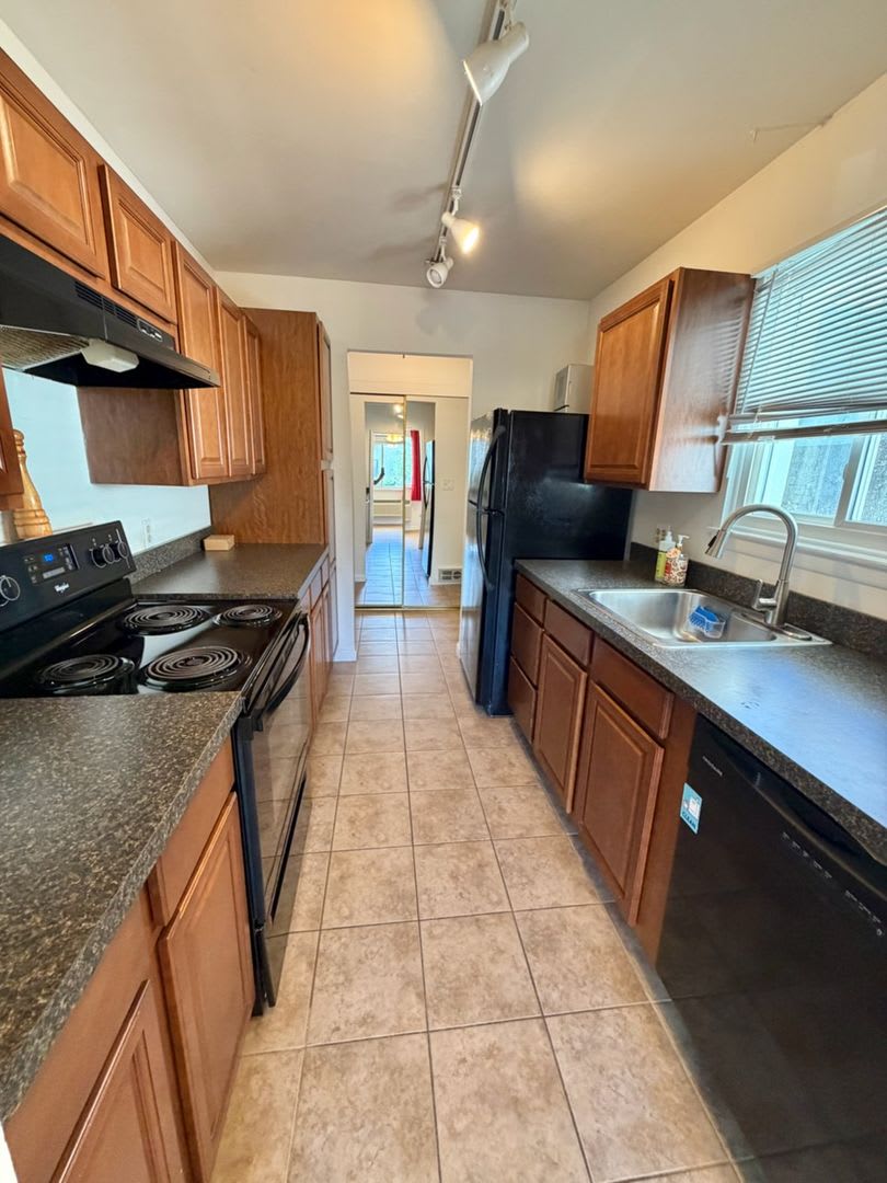Charming 1-Bedroom Condo in Convenient Fishkill Location – photo 4