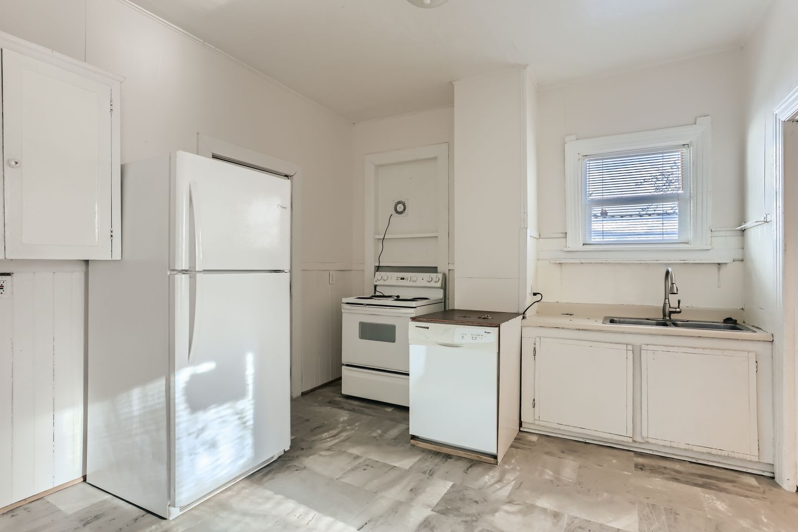 Great Central Seattle 3 Bed Home For Lease! – photo 4
