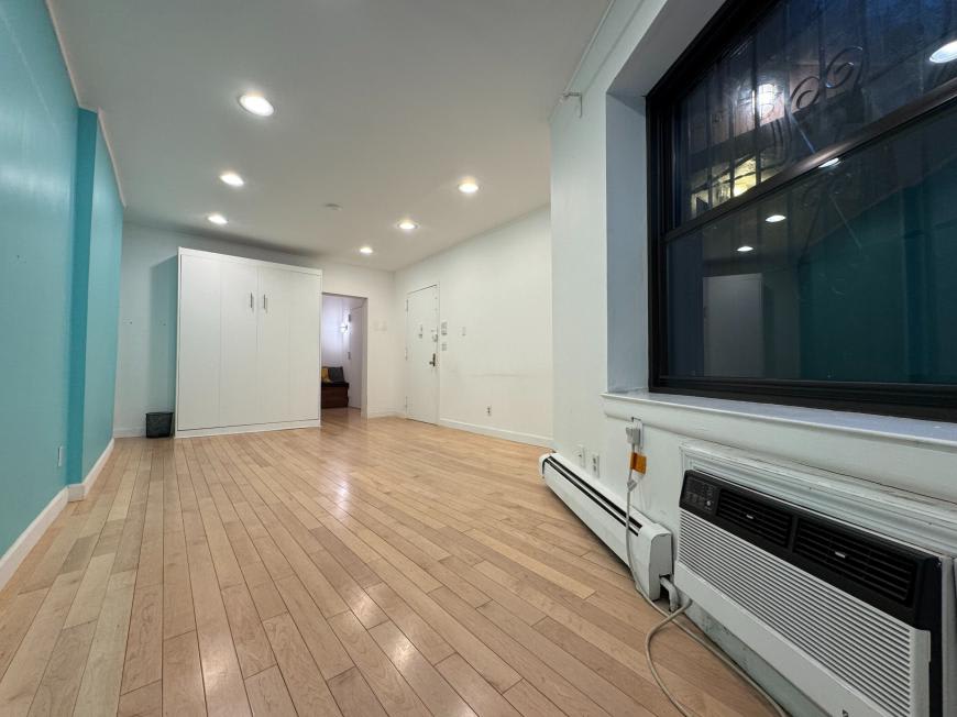 165 West 95th Street – photo 2