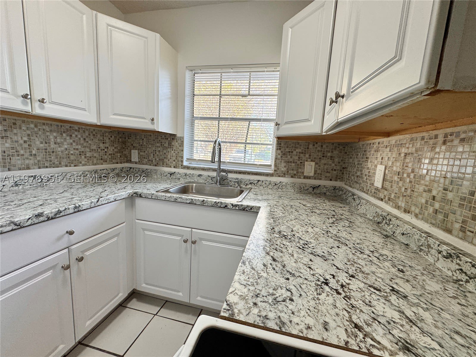 4140 Woodside Dr – photo 3