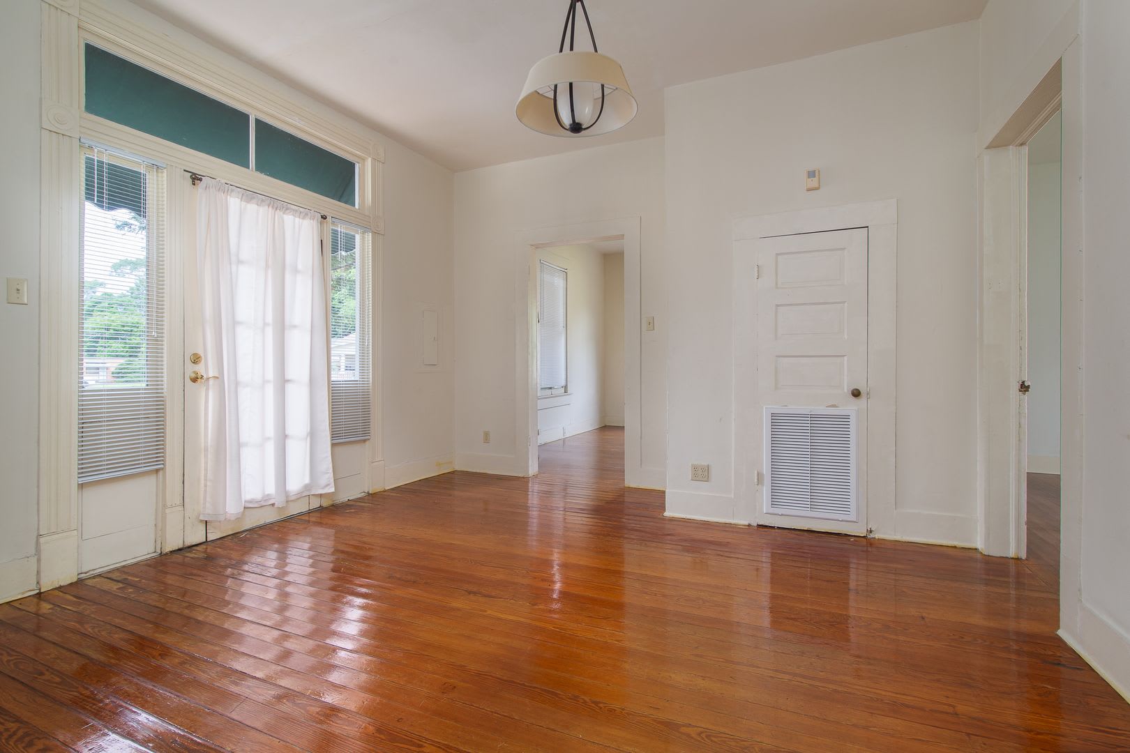 1211 Holly St 2/1 near downtown Alex – photo 3