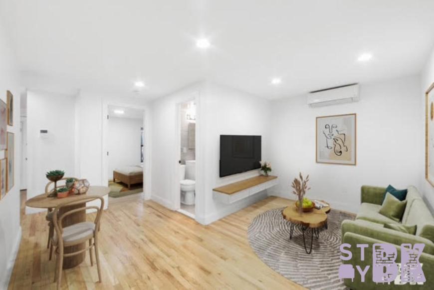 109 Albany Avenue – photo 1
