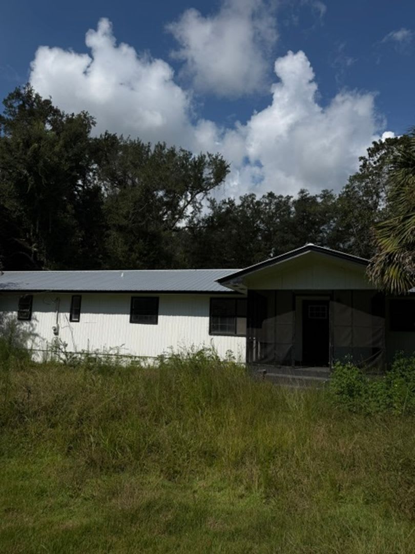 3/2 on 10 acres fenced. – photo 1