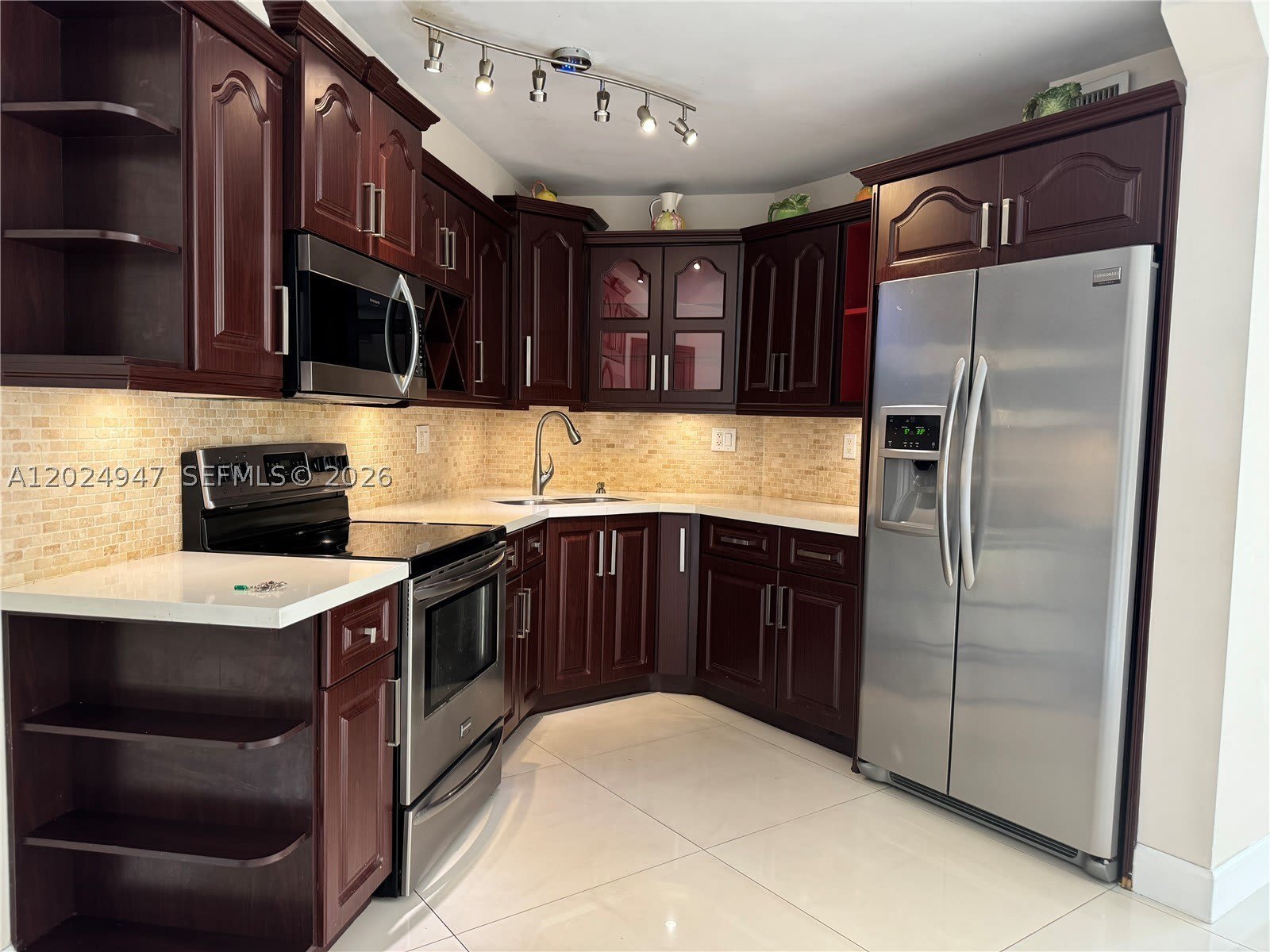 9411 Fontainebleau Blvd – photo 1