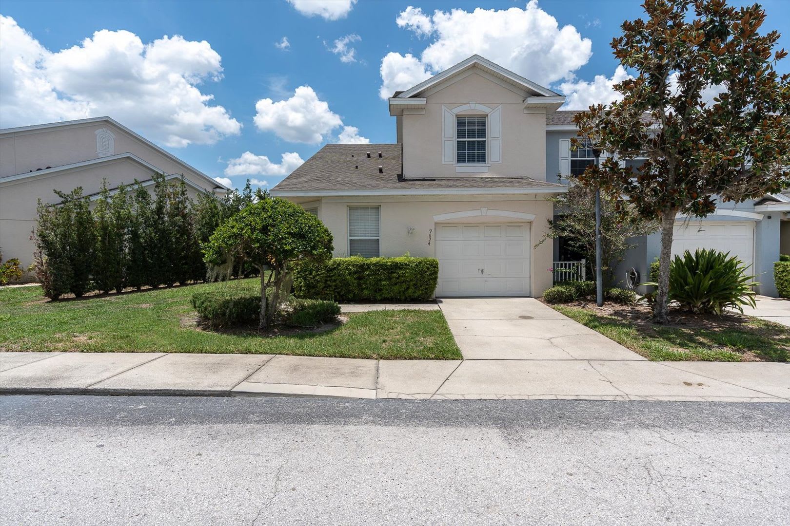 Spacious 3 Bedroom Townhome Riverview – photo 2