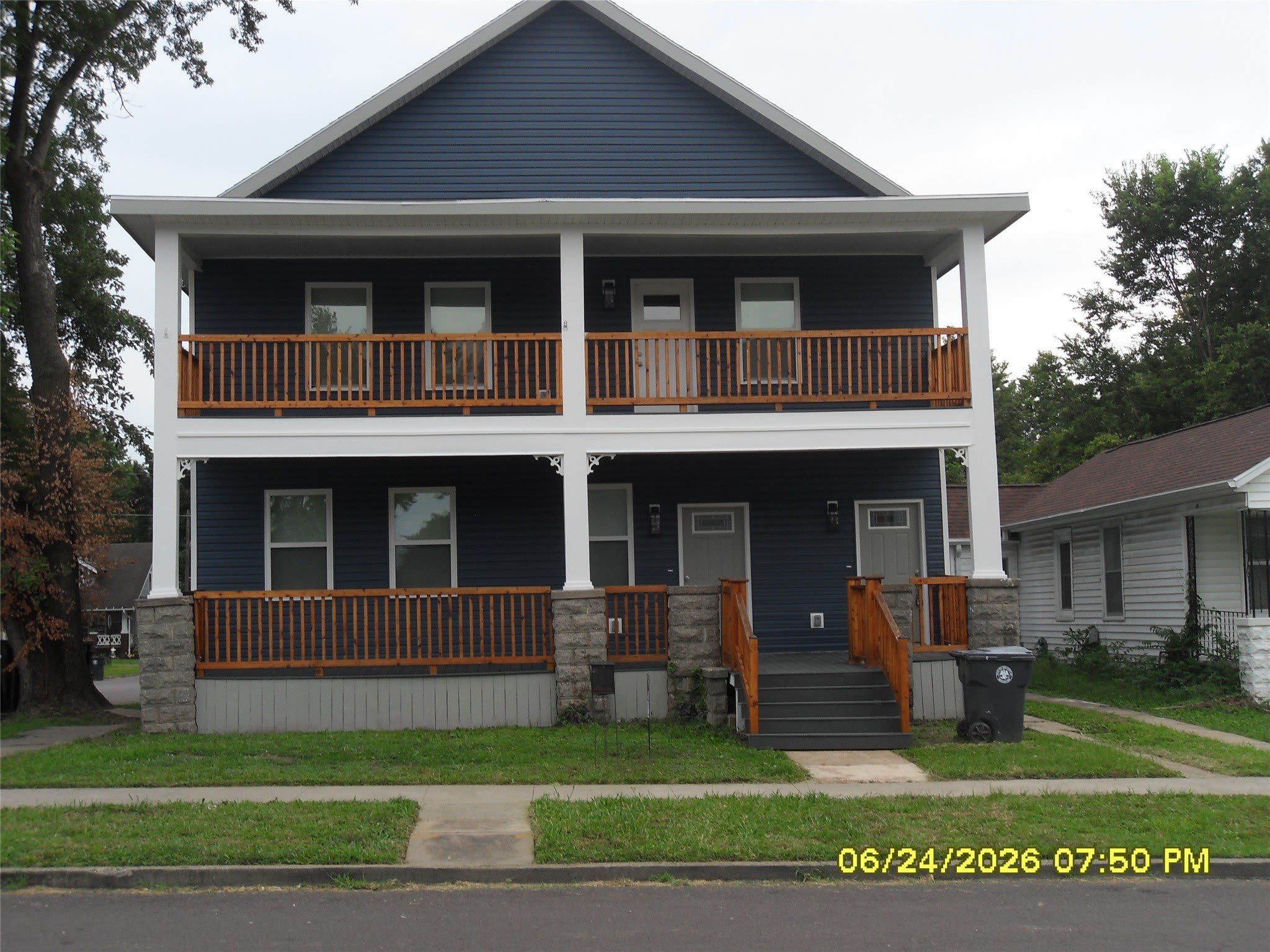 401-403 W Fourth Street – photo 1
