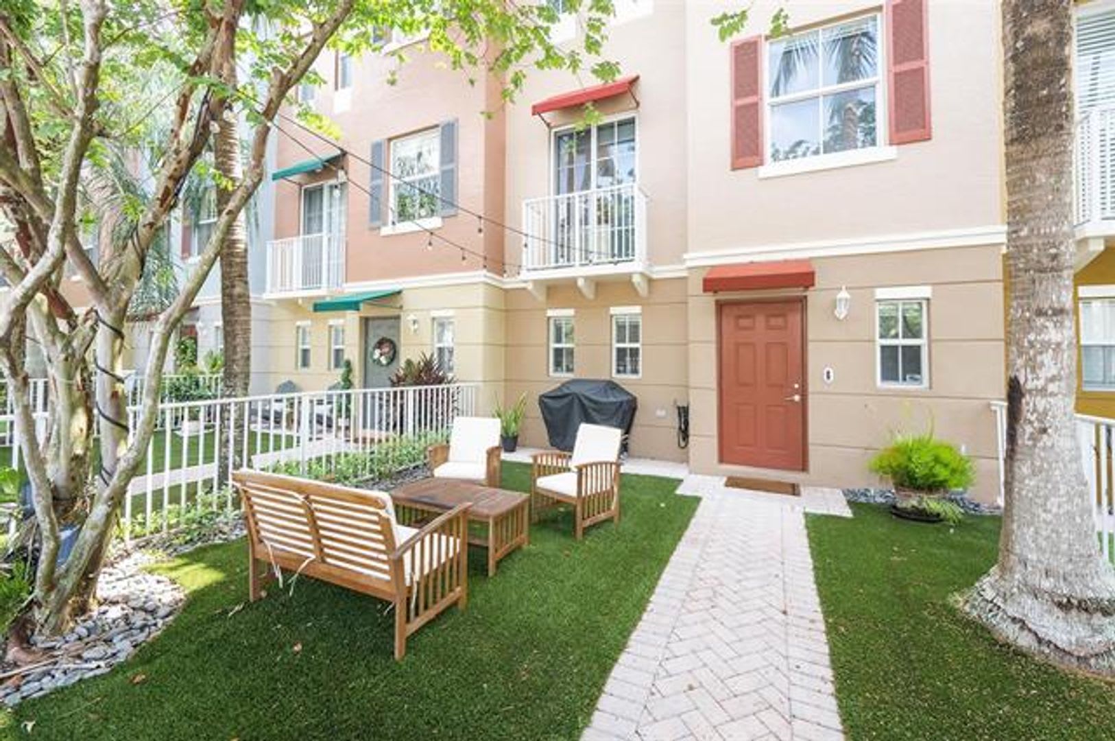 540 NE 7th Ave th 1, Fort Lauderdale, FL 33301 – photo 2