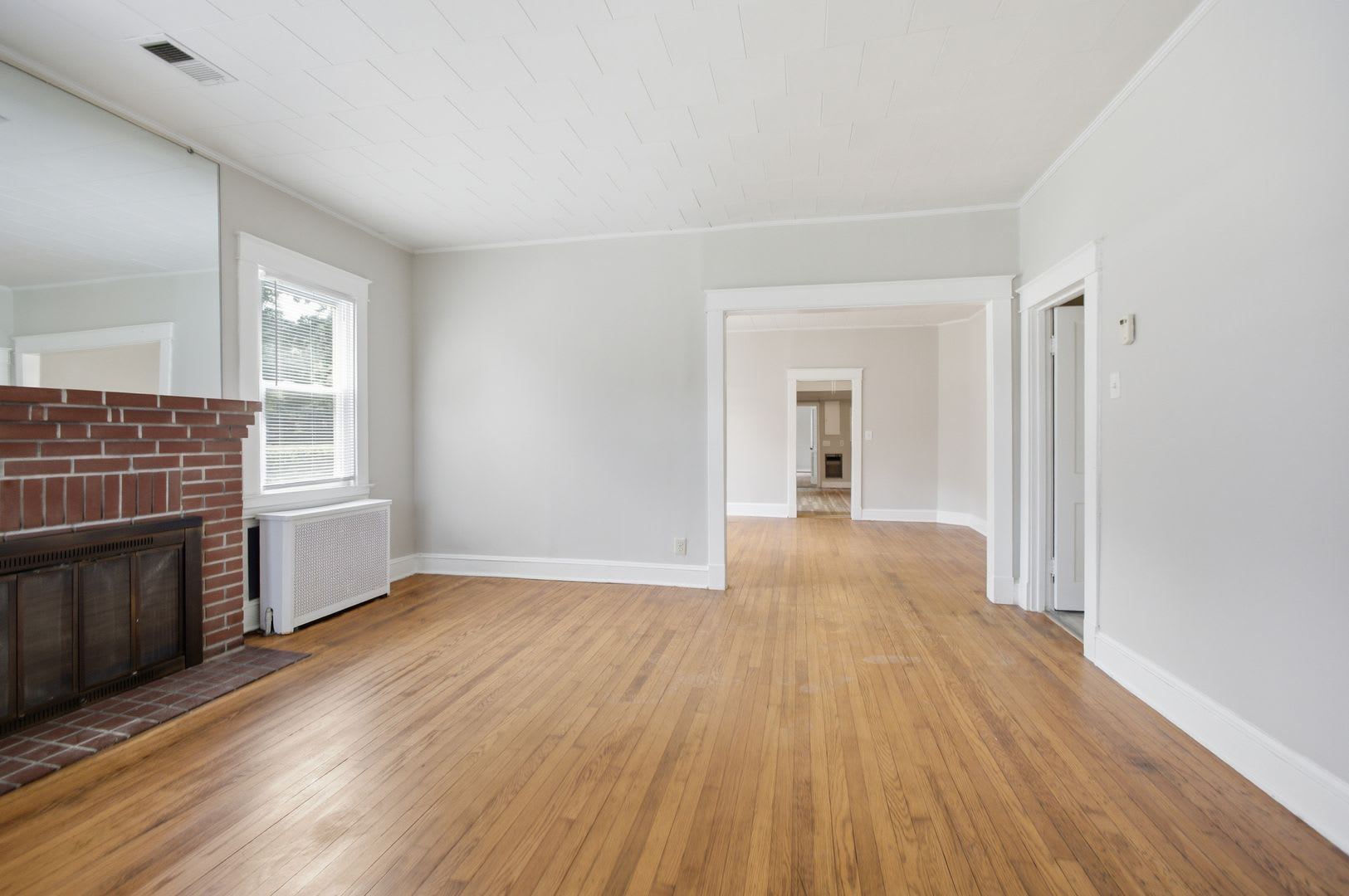Spacious 5 BR/3 BA Single-Family Home in Gambrills! – photo 4