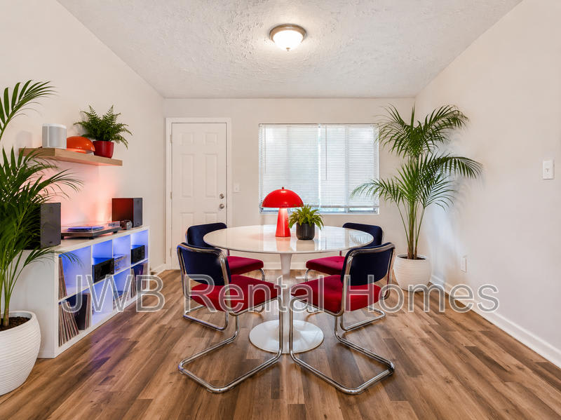 2321 Kinwood Ave – photo 5