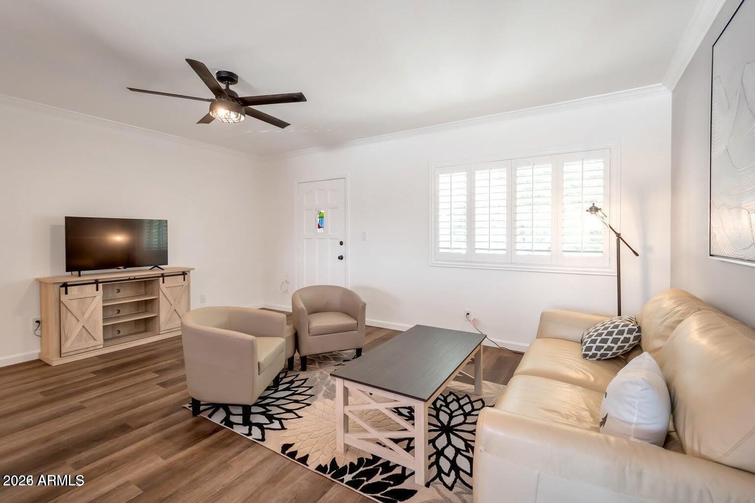 721 E MONTEBELLO Avenue – photo 2