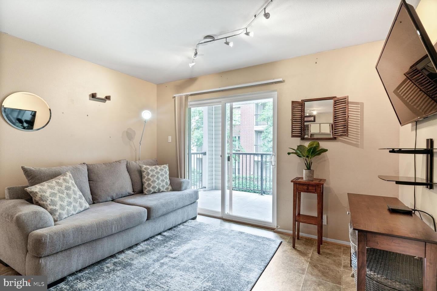 3304 WYNDHAM CIR #235 – photo 4