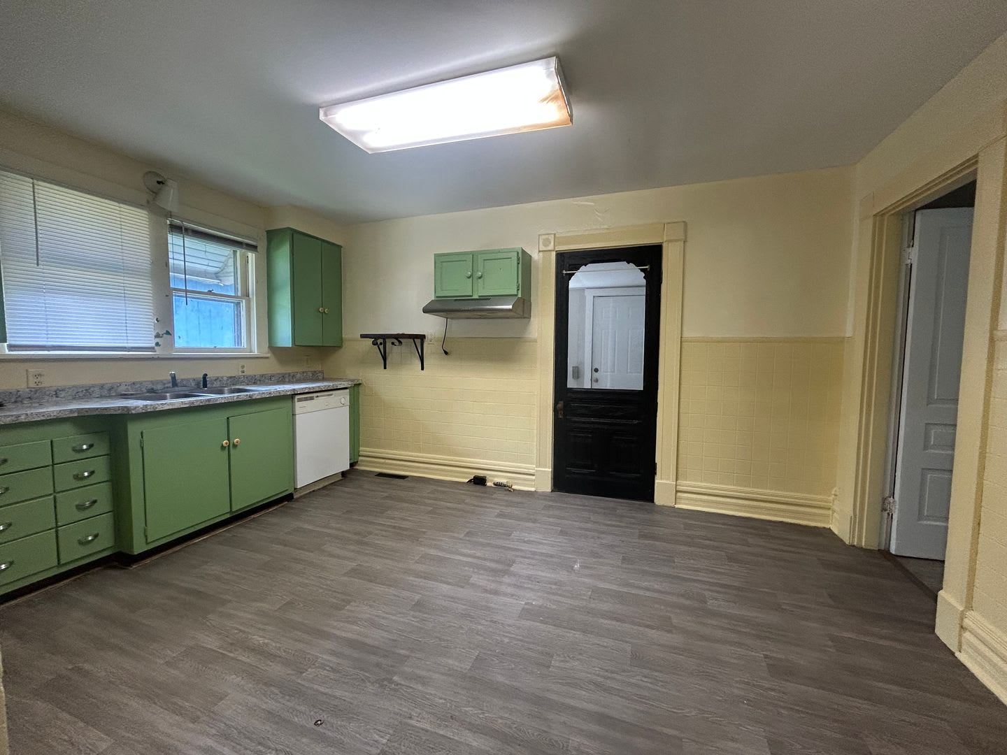 SUBLEASE: 2 Bedroom 1 Bath House Available in Connersville – photo 5