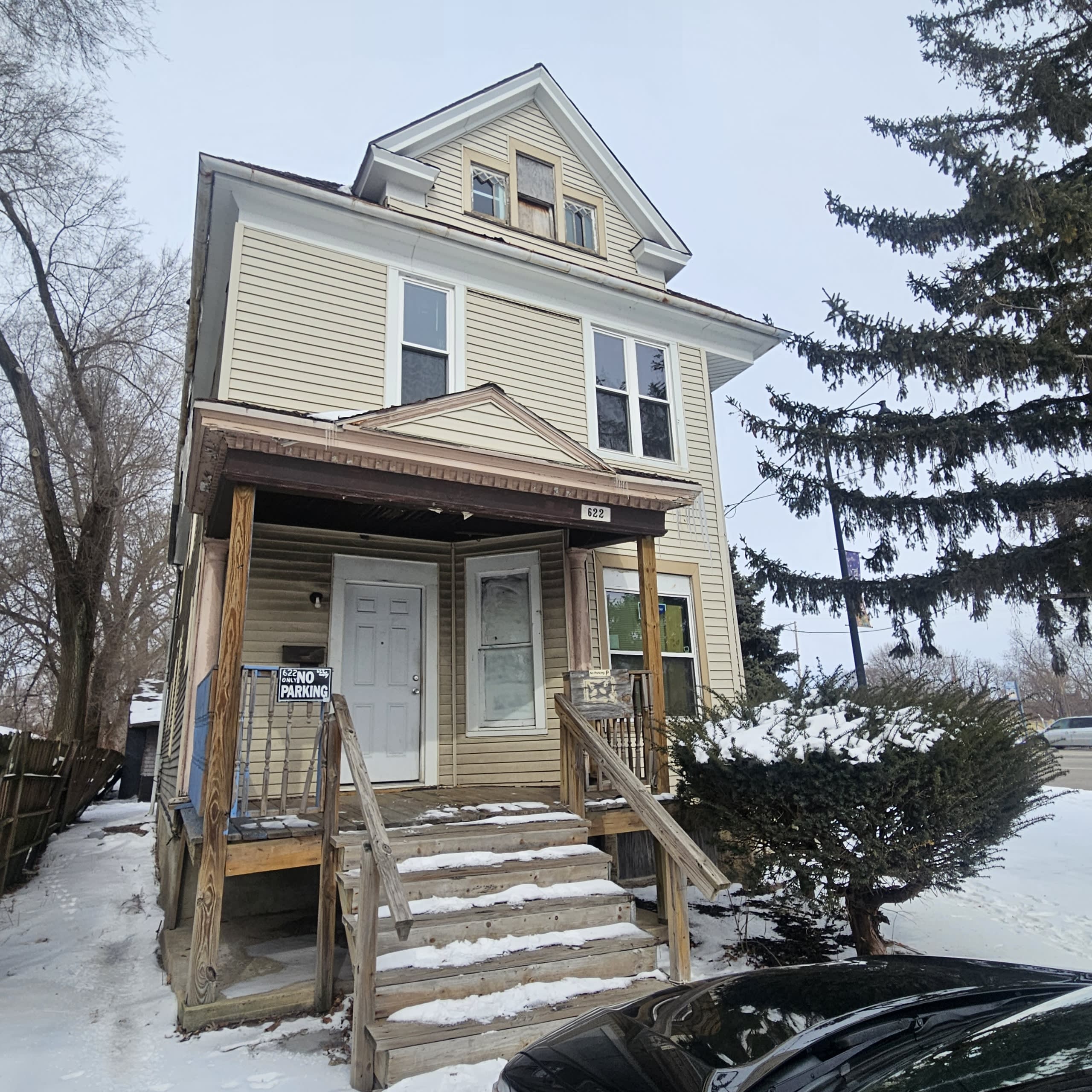 620 College Ave – photo 1