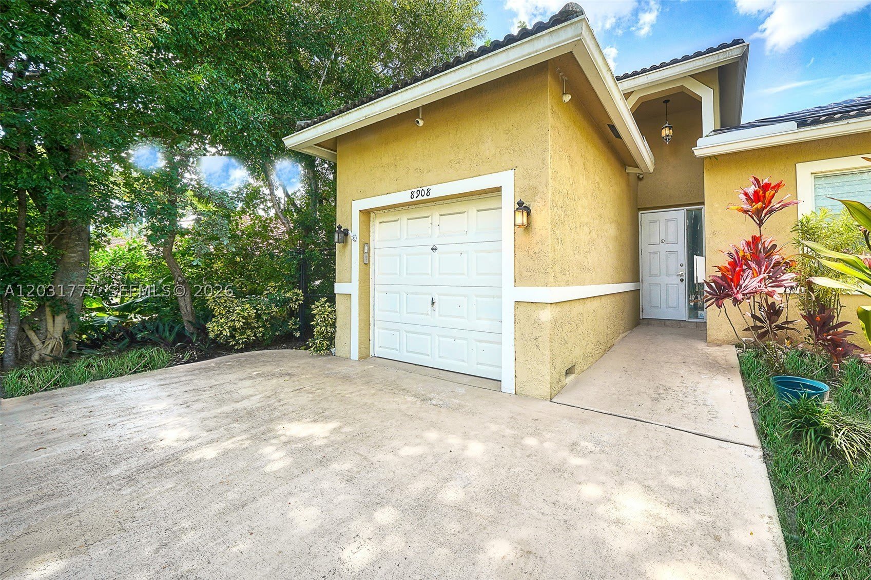 8908 Nw 40Th St – photo 2