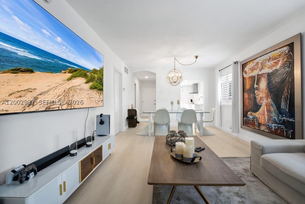 240 Galen Dr – photo 5