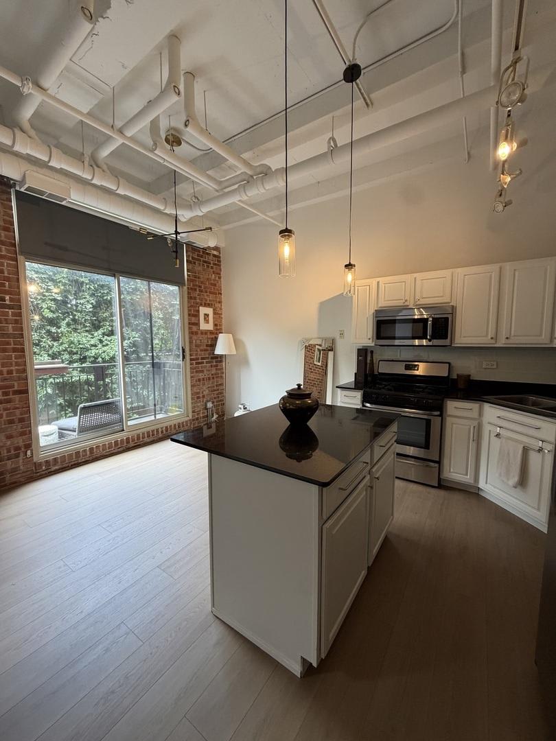 1740 North Maplewood Ave. – photo 3