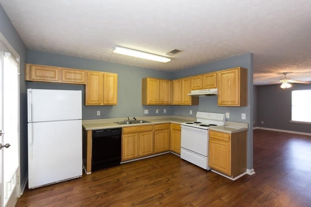 106 Blake Ave – photo 4