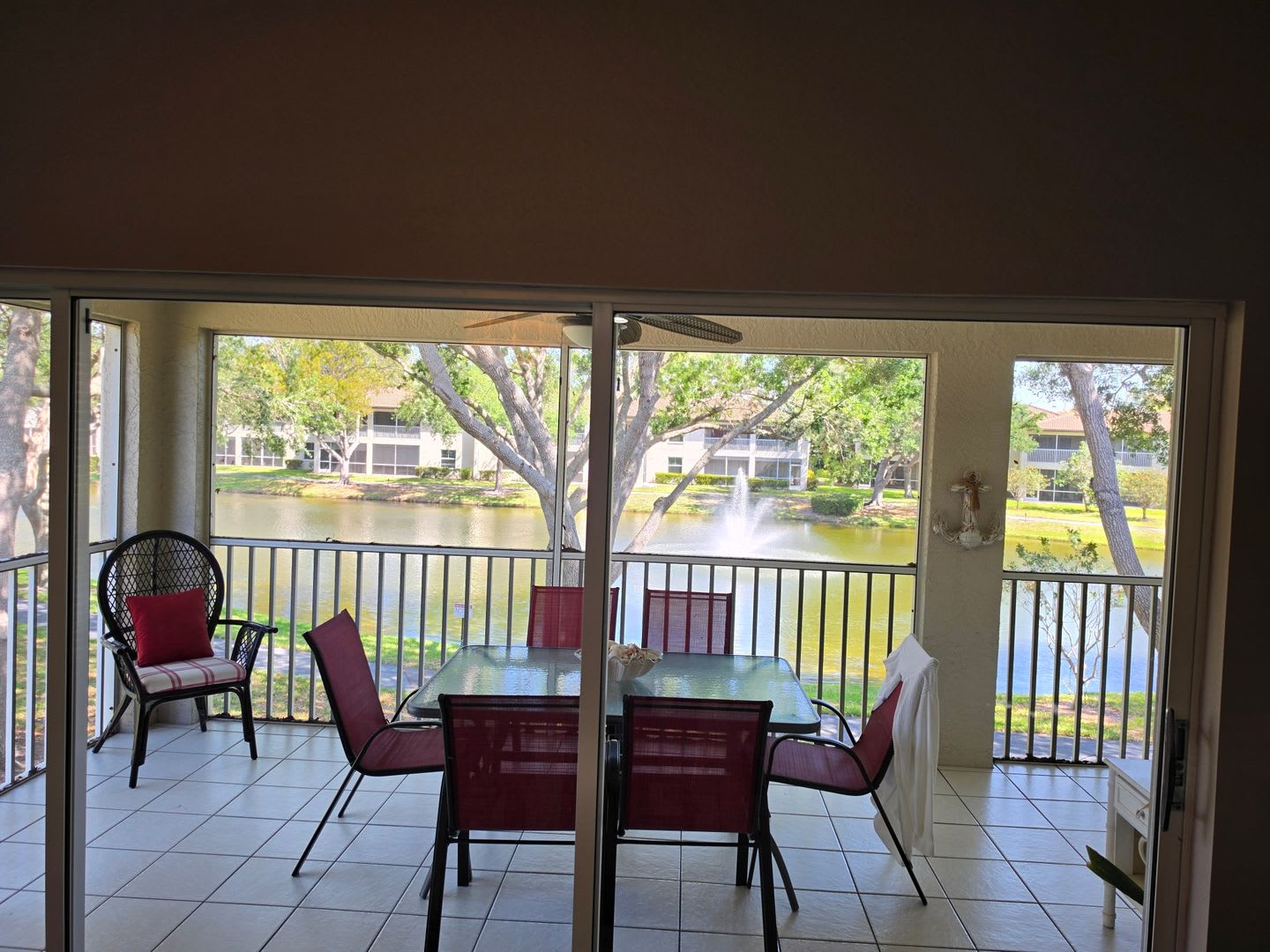 3 2 Stunning Waterview Condo Ready For A Seasonal Tenant January March Or February April Only Diamond Lake In North Naples – photo 2