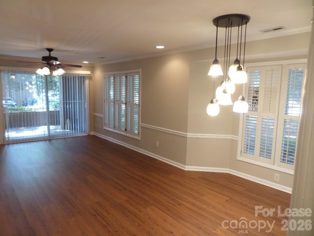 1109 E Morehead Street – photo 4