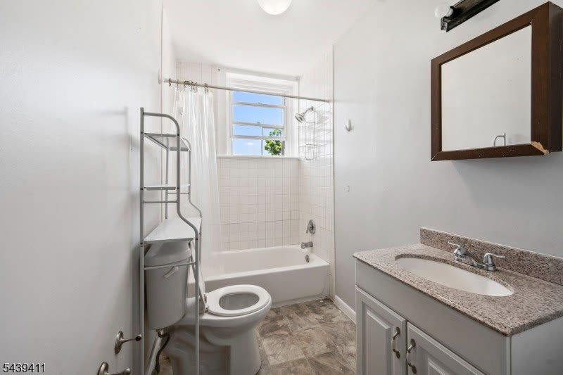 107 Macarthur Ave – photo 2