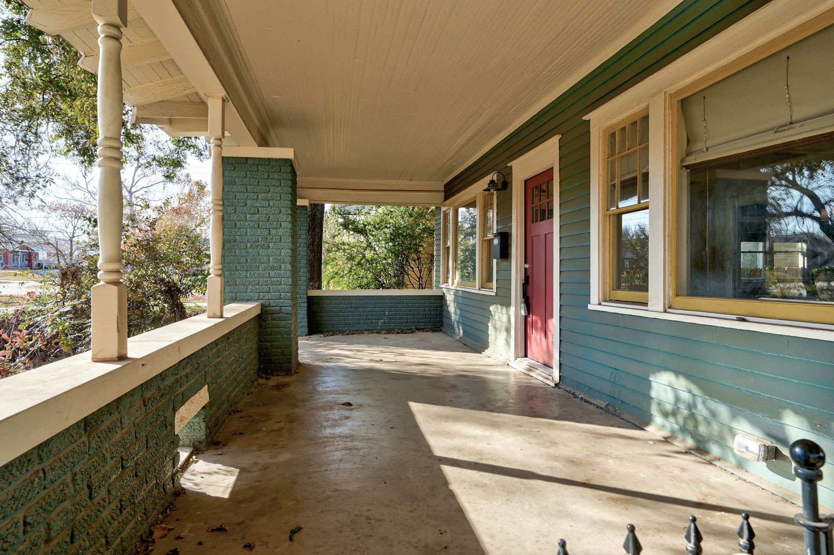Fantastic Remodeled 4BD/2BTH in the Paseo District – photo 2